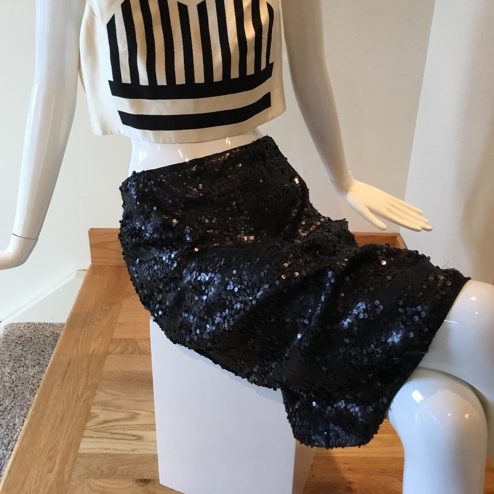 Garnet Hill black sequin pencil skirt NWOT MINT! Size 10 ( M L ) holiday party